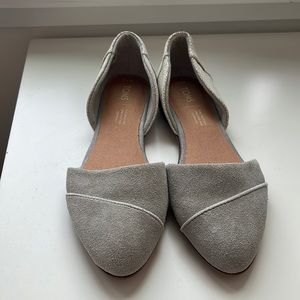 TOMS Women's Jutti D'Orsay Flat Shoe (Drizzle Grey Suede and Crackle Leather)